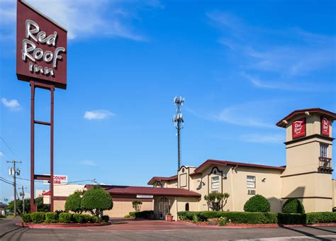 red roof inn.